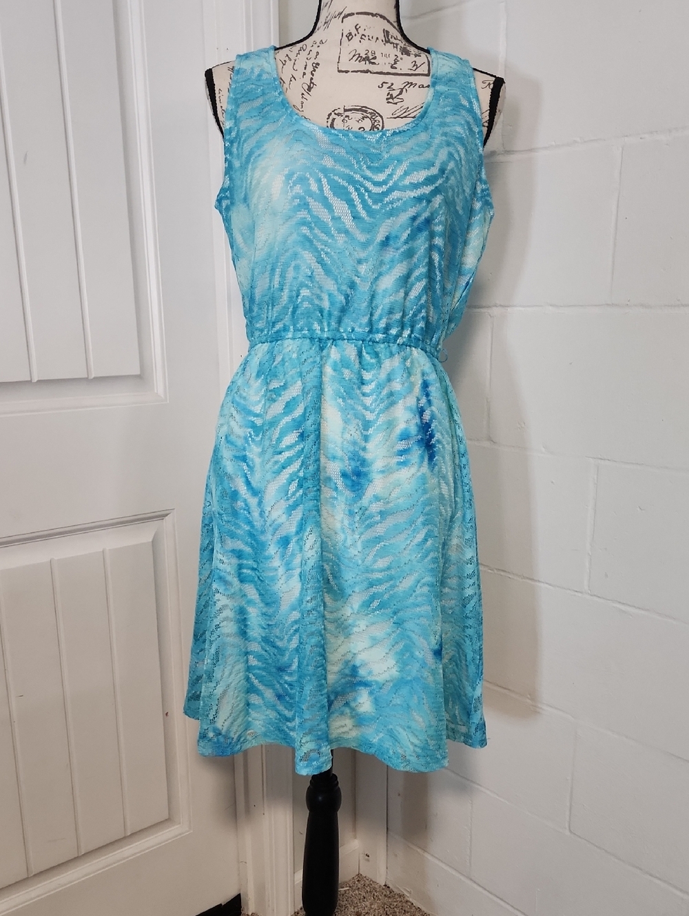 Halo Aqua Blue Zebra Knit Sleeveless Mini Dress EUC Size Medium